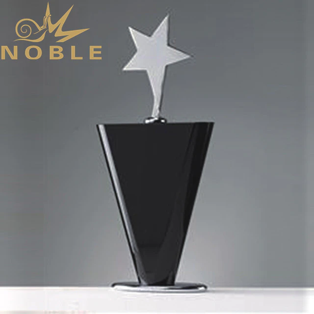 Crystal star trophy with black crystal base