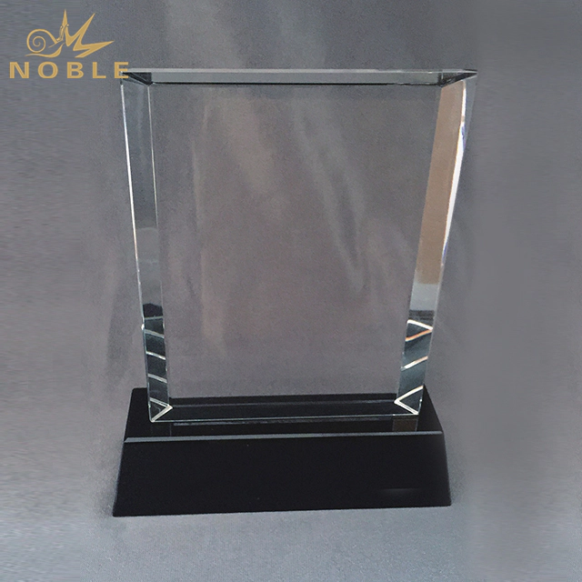 High Quality Custom Crystal Trophy On Black Base