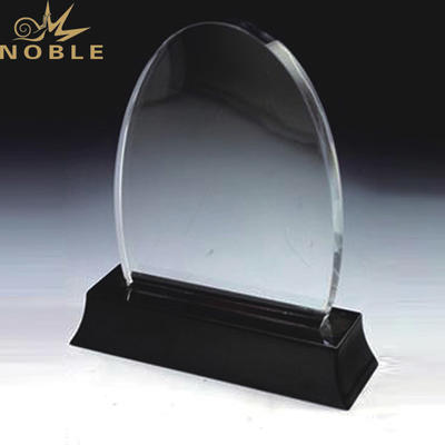 2019 Noble New Products Factory Wholesale 3D Laser Engraving Golf Crystal Trophy