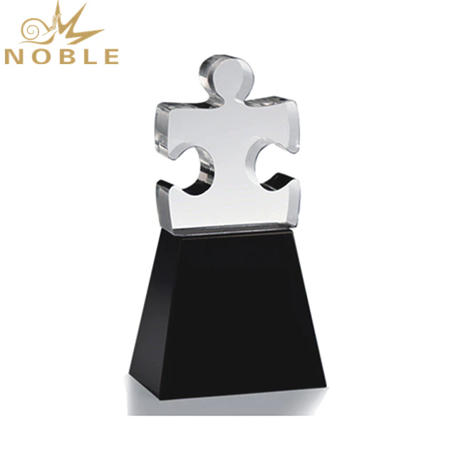 Wholesale Cheap Custom Award Crystal Trophy With Engraved Logo