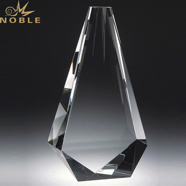 2019 Noble Wholesale Hot Sale Glass Crystal  Award Trophy In China