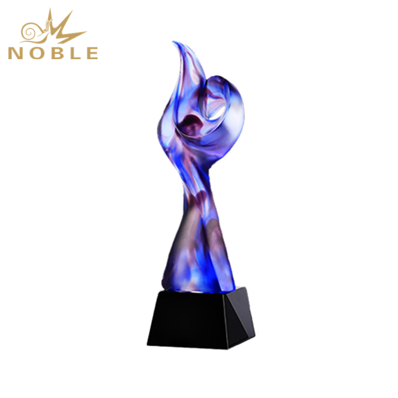 Hot Selling Liu Li Award Trophy With Black Crystal Base