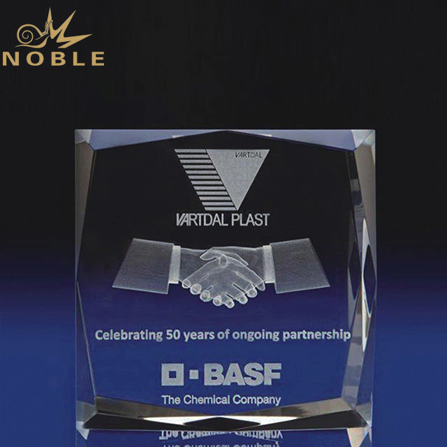 2019 Noble 3d Laser Engraved Cooperate Crystal Glass Trophy