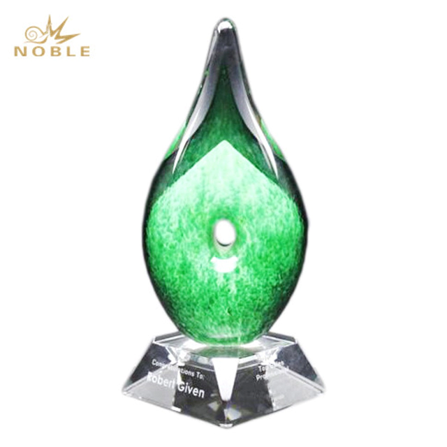 Wholesale Fashion Liuli Glass Art Sculpture Trophy