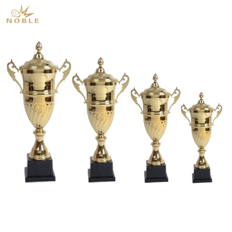 durable metal football trophy K9 Crystal with Gift Box For Awards-1