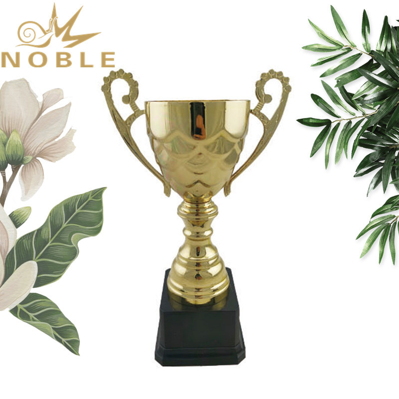 New Product Gold Metal Sports Champion Metal Cup Trophy