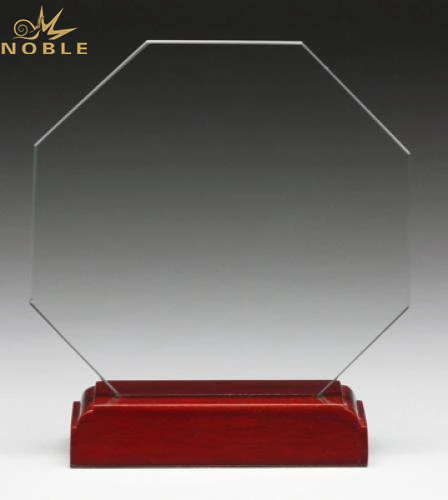 China New Design Personalized Achievement Award Crystal Trophy