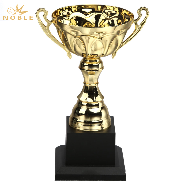 High Quality New Design Metal Cup Trophy for Sports Games