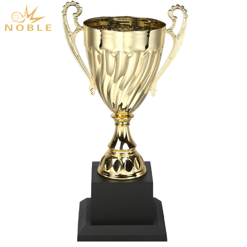 New Design Metal Cup Trophy with Black Base