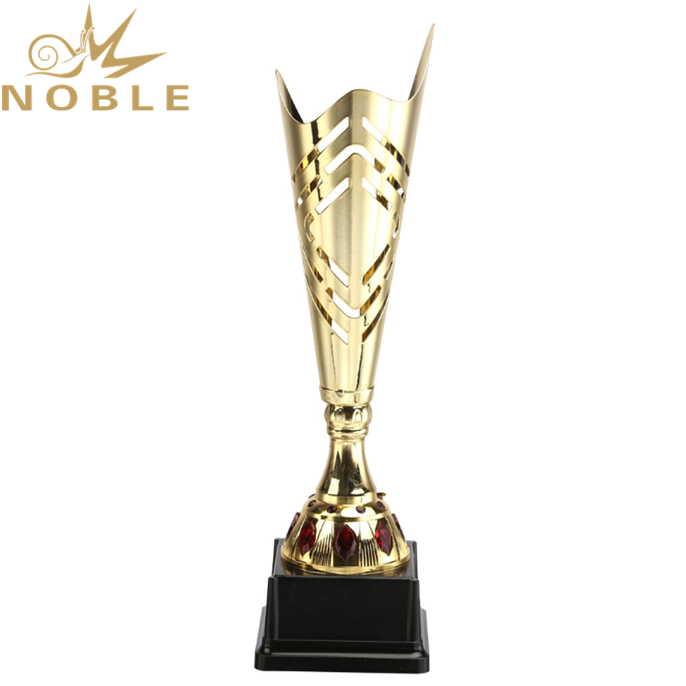 2020 Noble New Design High Quality Metal Sports Cup Trophy