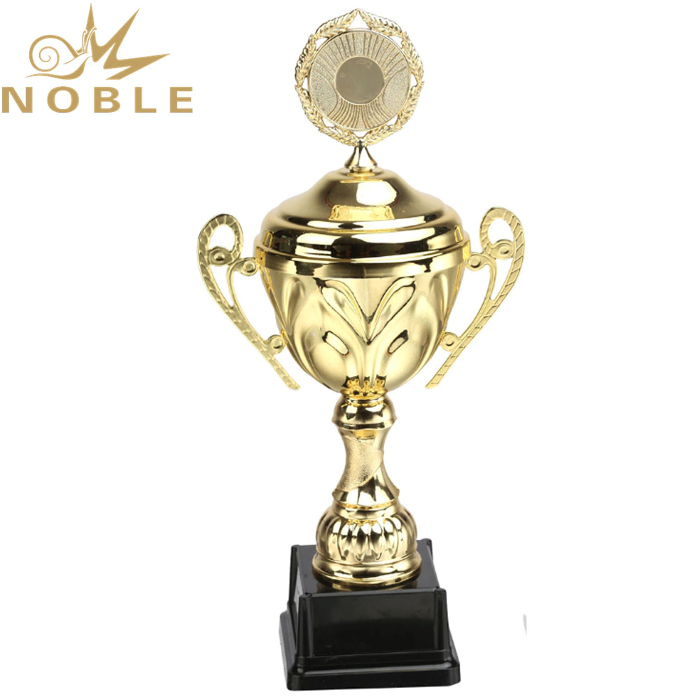 2020 Noble New Design High Quality Metal Gold Trophy Cup