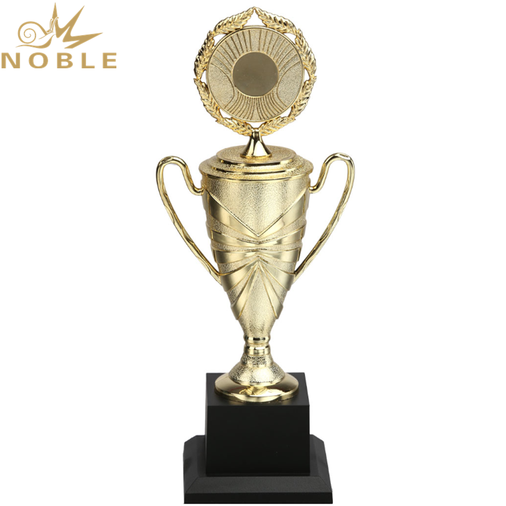 New Design Custom Logo Plastic Cup Trophy