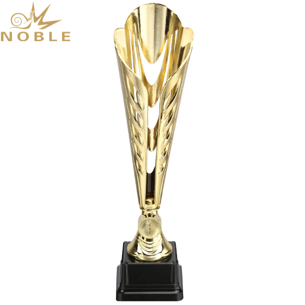 High Quality New Design Custom Shiny Gold Plastic Trophy for Sports Games
