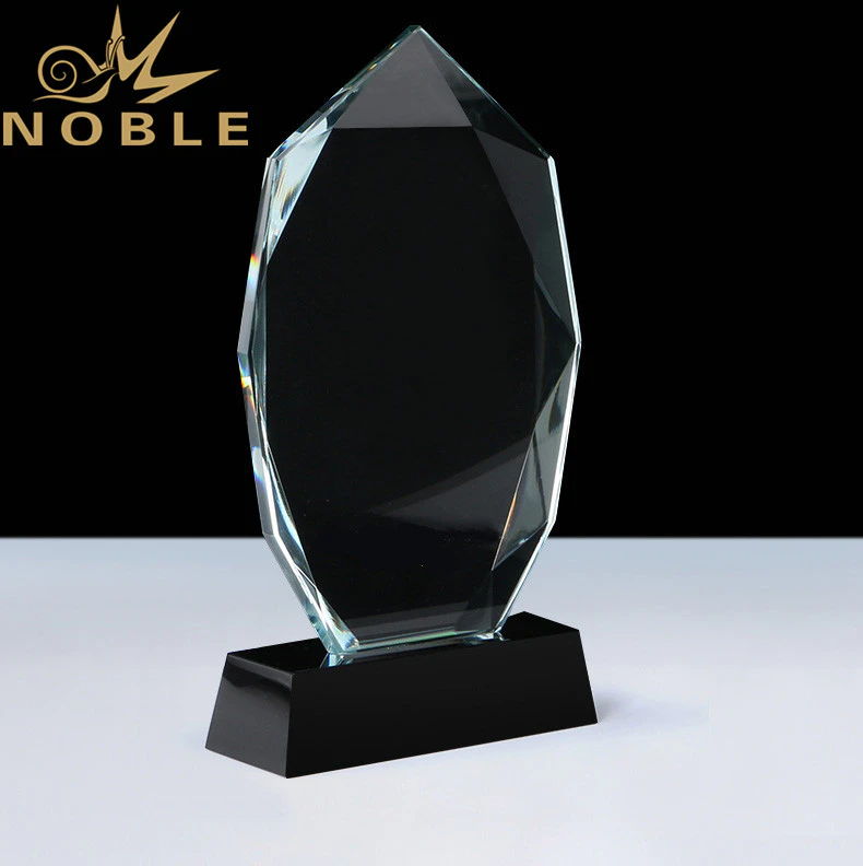 Noble High Quality Diamond Cutting Crystal Plaque Award with Custom Base