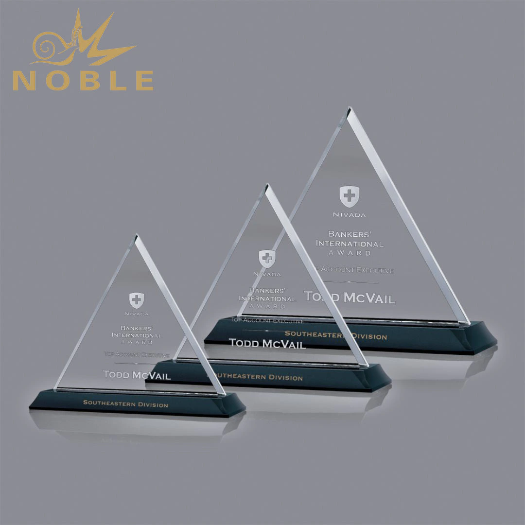 High Quality Beautiful Triangle Custom Crystal Plaque Award