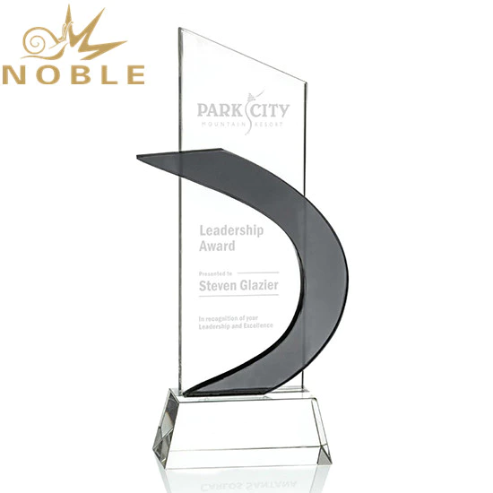 Excellent New Design Custom Engraving Crystal Award Trophy
