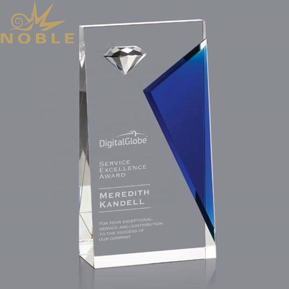 2020 New Design Custom Crystal Wedge Trophy with Diamond
