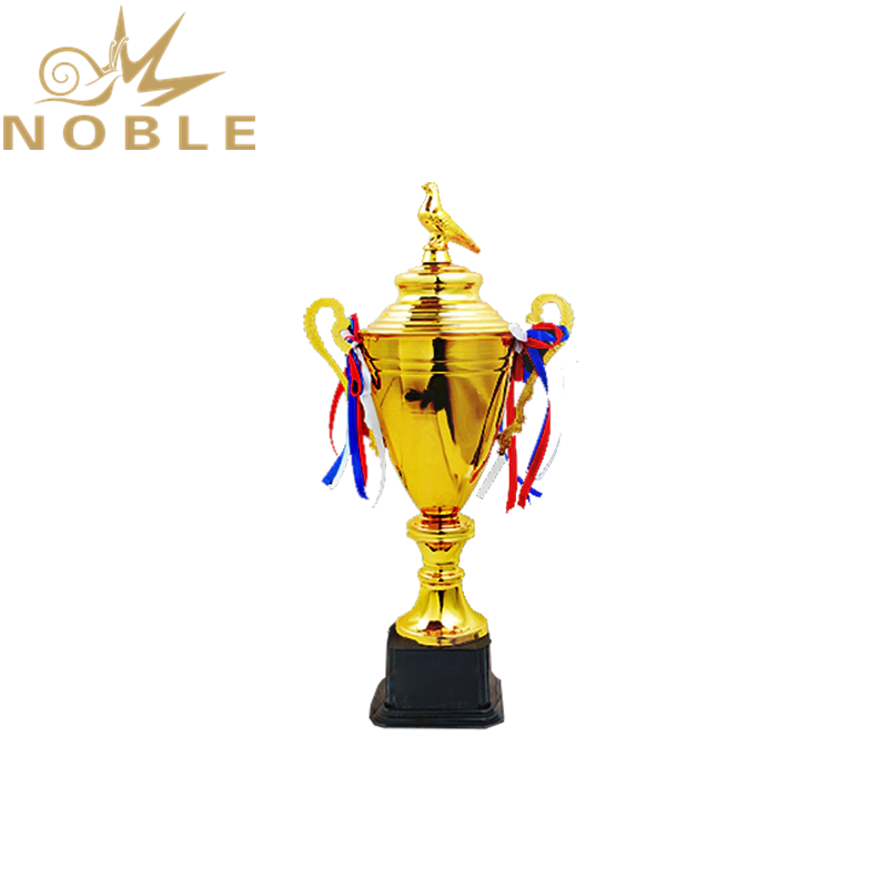 Elegant New Design Custom Metal Cup Trophy with Pigeon Figurine on Top