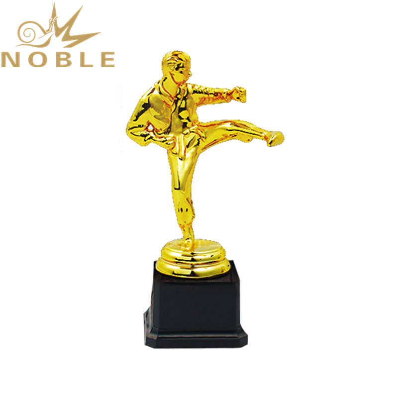Unique Design Sports Metal Figurine Aartial Art Award