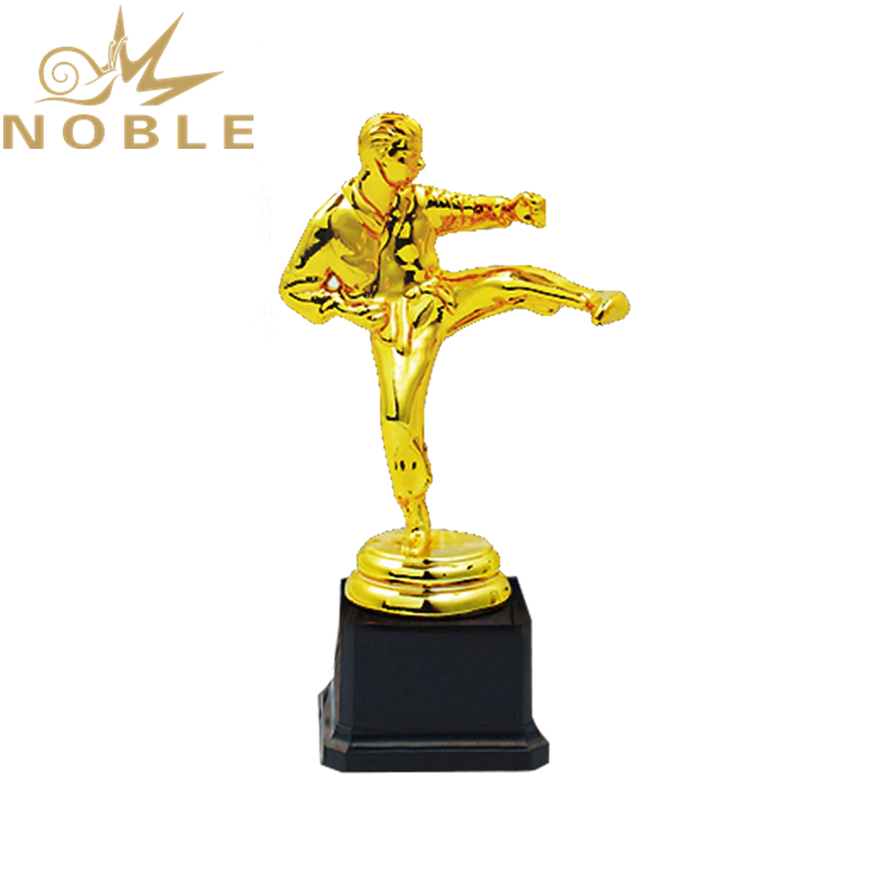 Unique Design Sports Metal Figurine Aartial Art Award