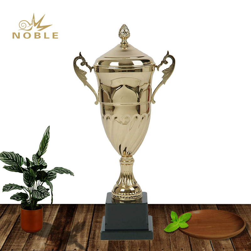 Royal Design Best Selling Metal Achievement Trophy Cups