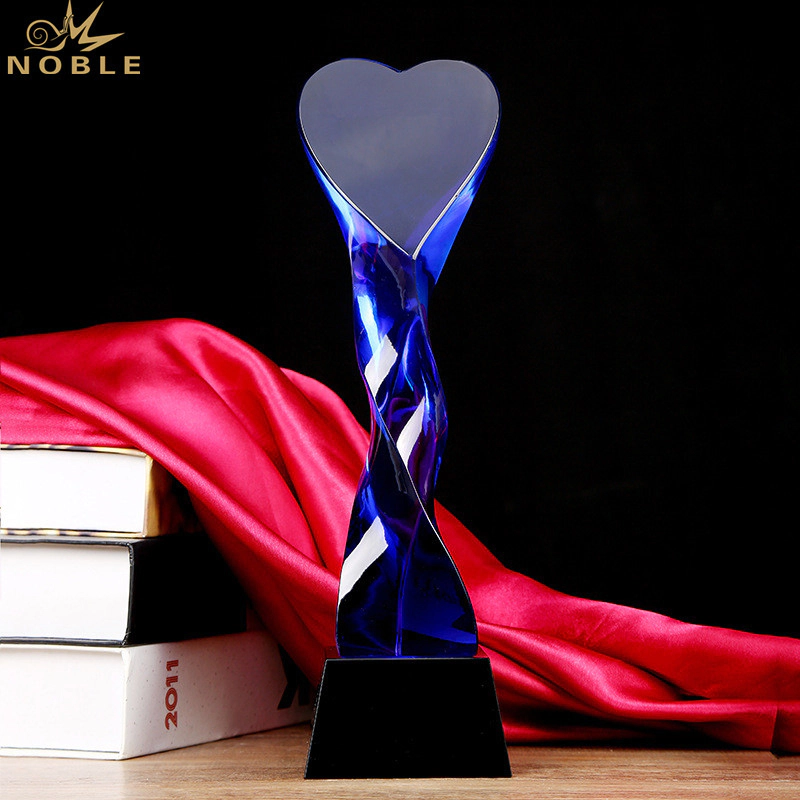 Best Selling Custom Engraving Blue Crystal Heart Award Trophy