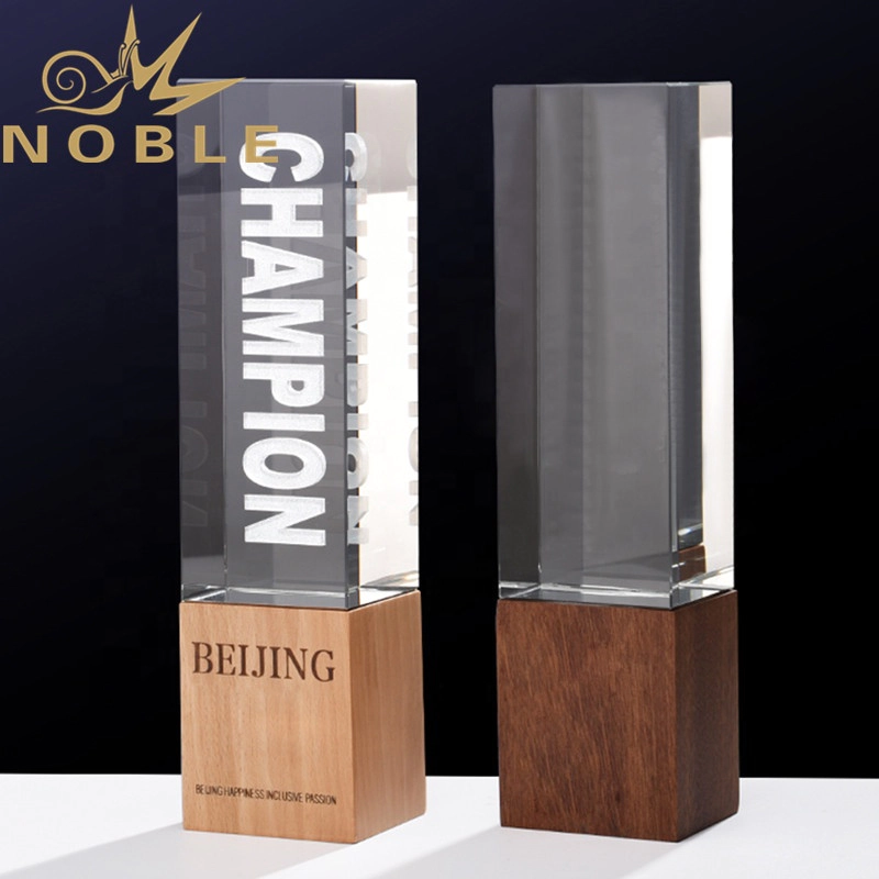 New Design High Quality Custom Laser Engraving Crystal Trophy with Wood Base
