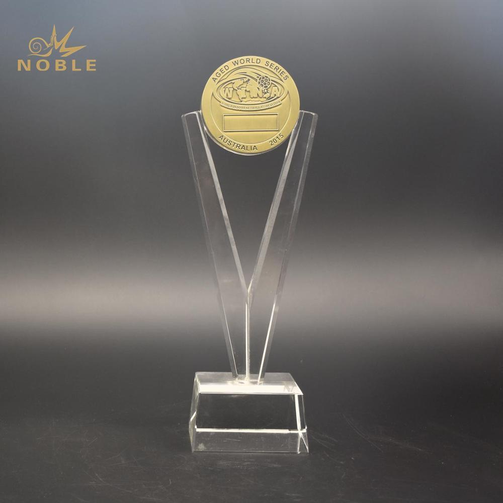 Customized Royal Victory Engraved Crystal Gold Medallion Sport Trophy