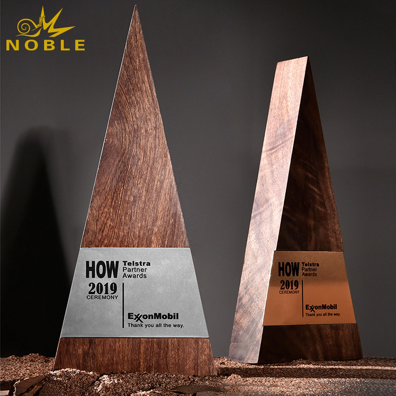 Noble new design custom engraving wooden pyramid plaque trophy