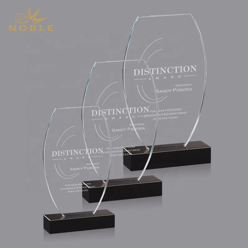 Custom Engraving Optical Crystal Award with Black Base
