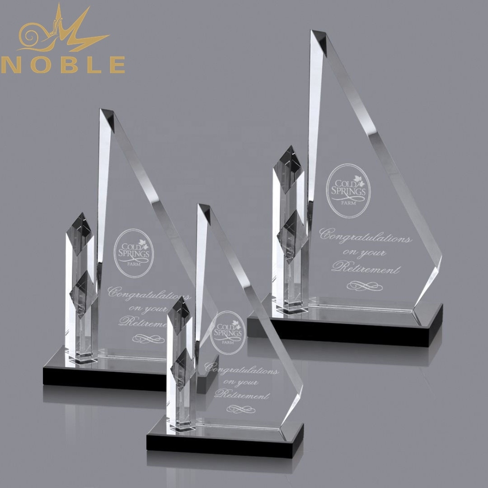 Spectacular Optical Crystal custom award with Crystal pillars