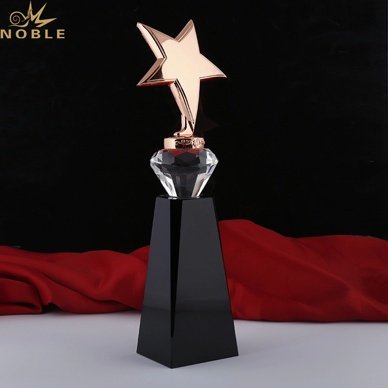 Customize Fashion Creative Star Shape Metal Award Trophy