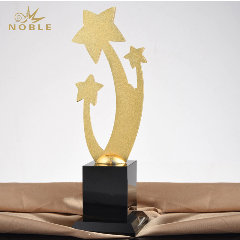 Custom Engraving Free Mold Gold Metal Star Trophy with Crystal Base