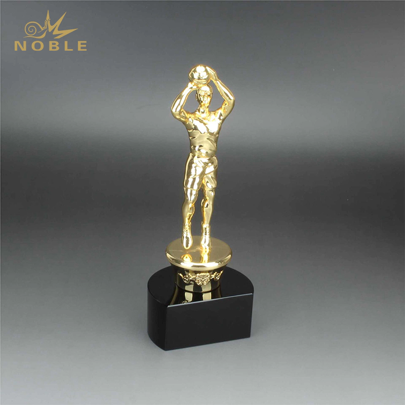 Hot Selling Metal Male Basketball Figurine Sports Champion Basketball Trophy