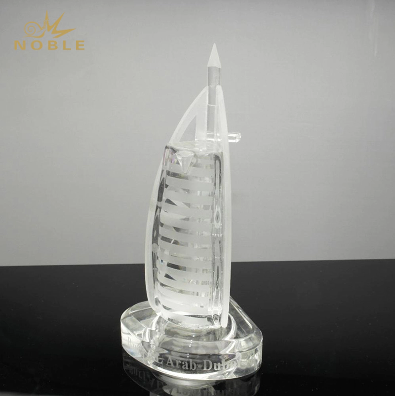 Customized Logo Text UAE Dubai Famous Landmark Crystal Replica Burj Al Arab Crystal Tourist Souvenir Gifts