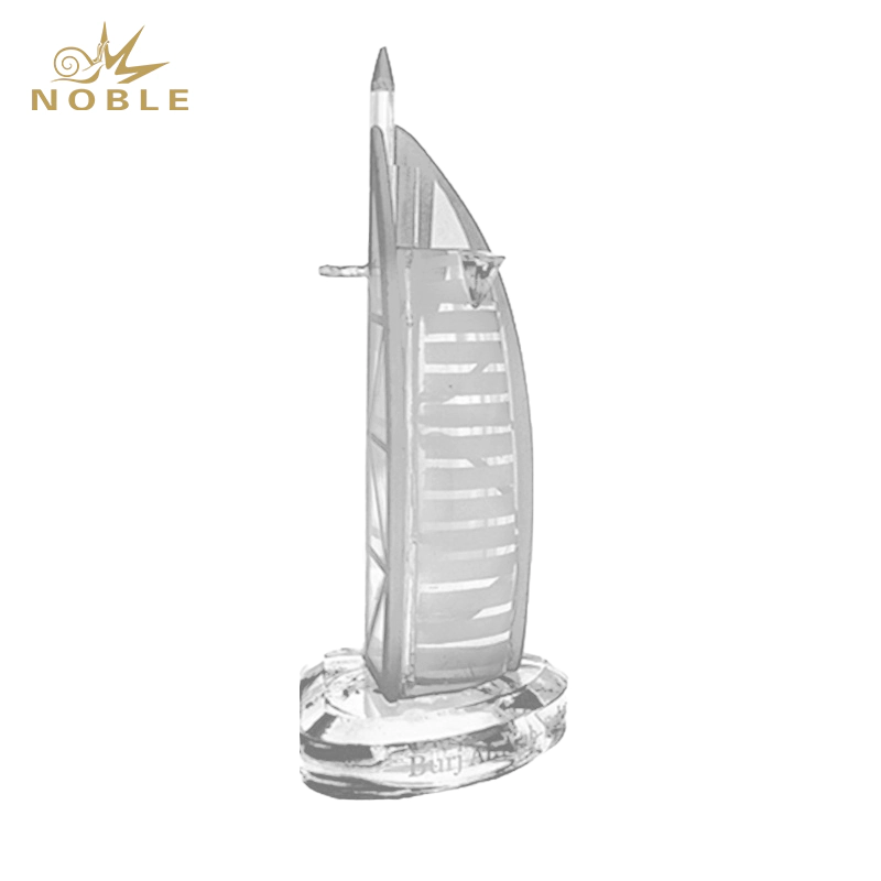 Customized Logo Text UAE Dubai Famous Landmark Crystal Replica Burj Al Arab Crystal Tourist Souvenir Gifts
