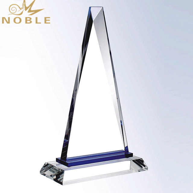 Wholesale Promotion Clear Optical Crystal Awards Pyramid Trophy