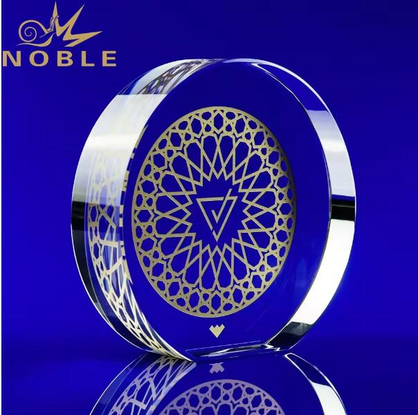High quality Popular free engraving crystal round award crystal paperweight